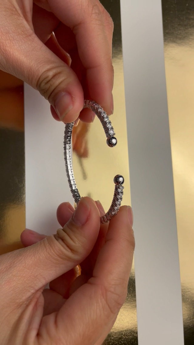 Diamond Wish 1 3/4 to 4 3/4 Carat Lab Grown Diamond Straight All The Way Flex Bangle Bracelet for Women in 14k White Gold (E-F, VS, 1.75 to 4.75 cttw) Adjustable